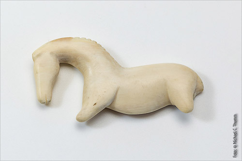 Lonetal-Pferdchen Mammutelfenbein - Replik von Trommer Archaeotechnik